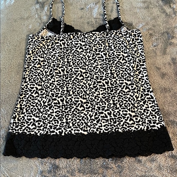 WHITE HOUSE BLACK MARKET ANIMAL PRINT CAMISOLE MEDIUM - Picture 4 of 4